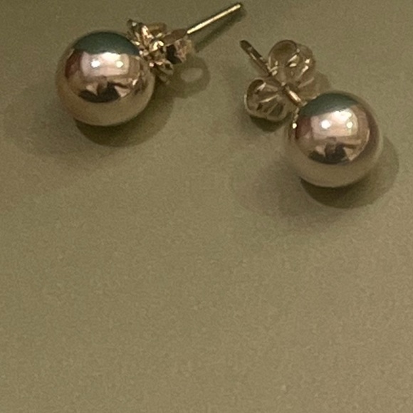 Tiffany HardWear
Ball Earrings
in Silver, 8 mm - Picture 2 of 3
